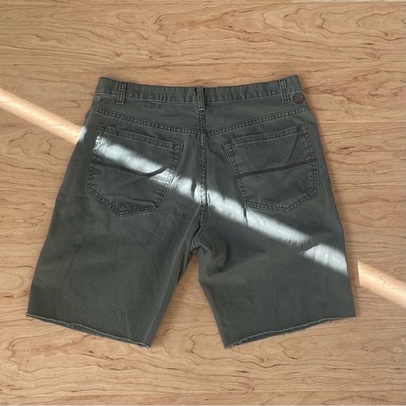 Vintage |Timberland| Cutoff Shorts in Olive Green Men’s Size 34 - Picture 7 of 8